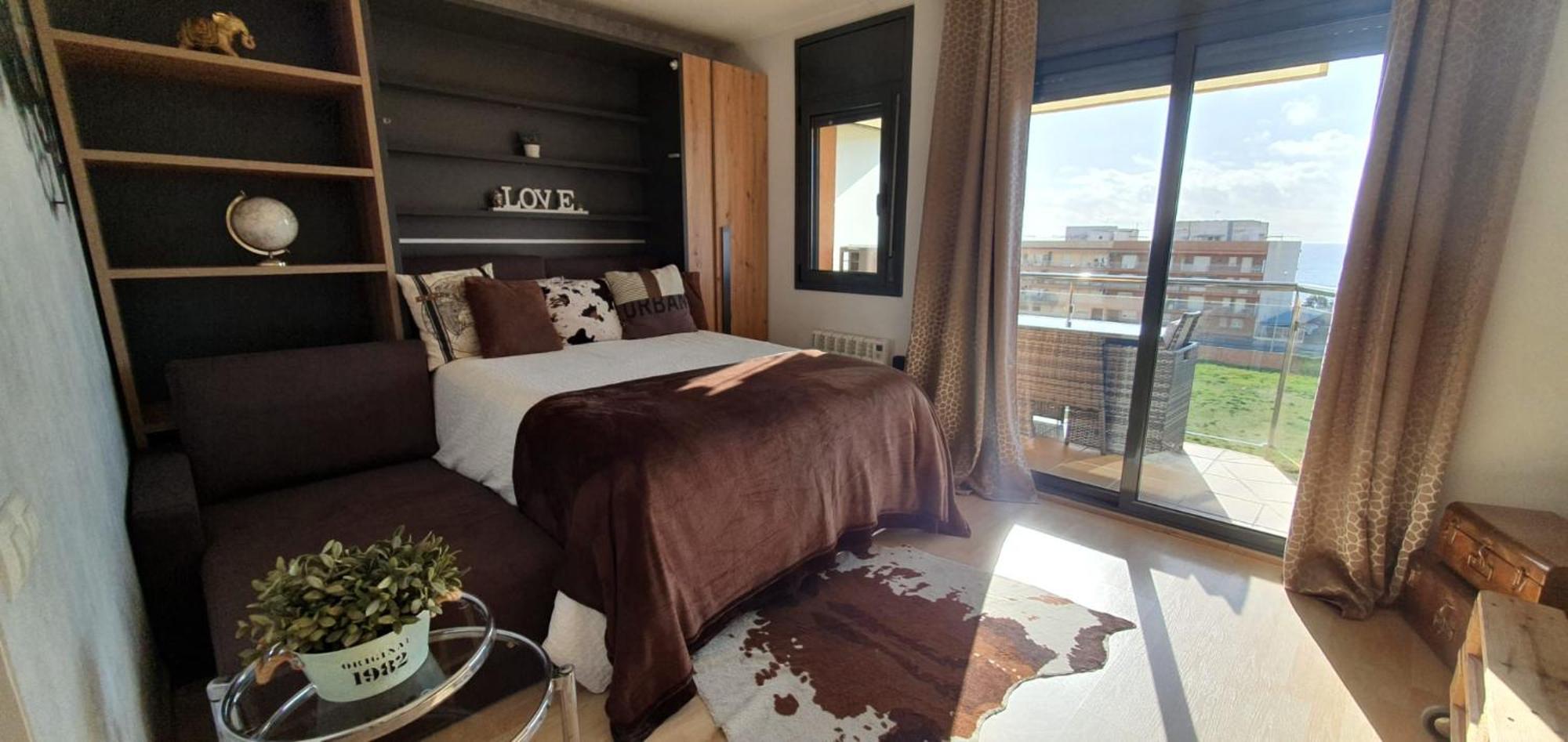 Apartment Beach Front Canet Canet De Mar Eksteriør billede