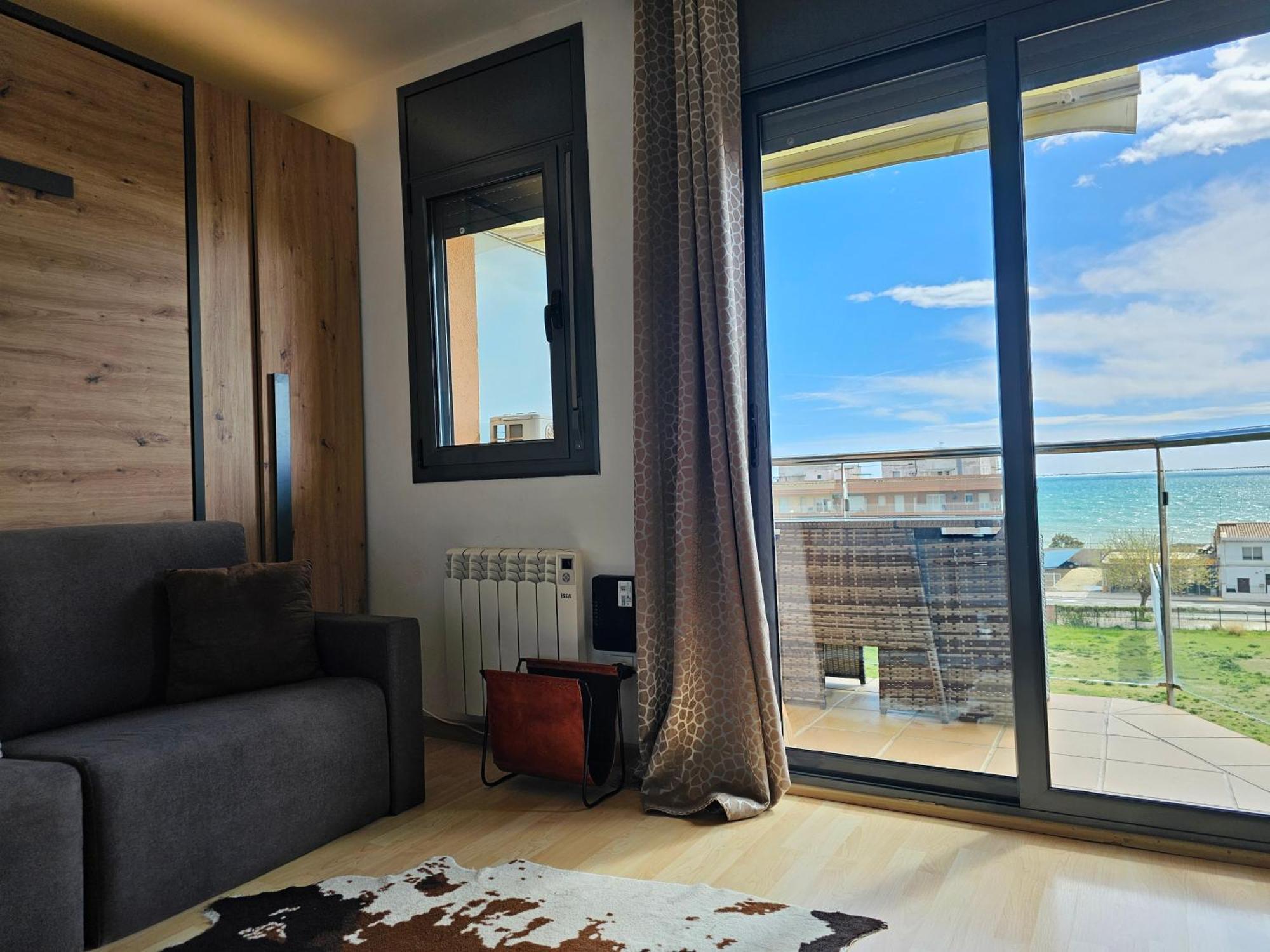 Apartment Beach Front Canet Canet De Mar Eksteriør billede