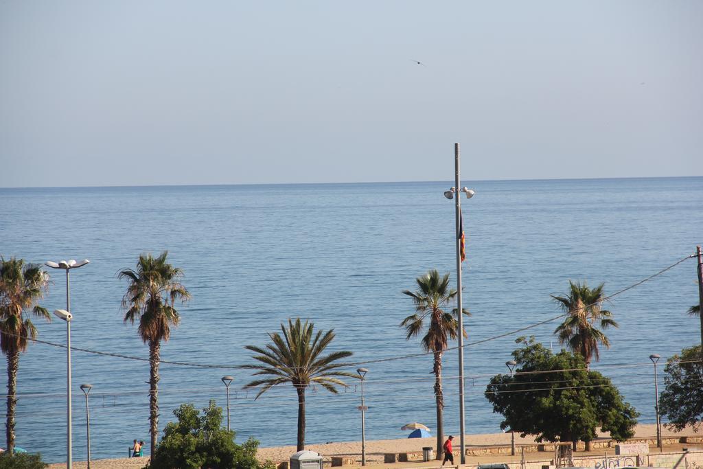 Apartment Beach Front Canet Canet De Mar Eksteriør billede