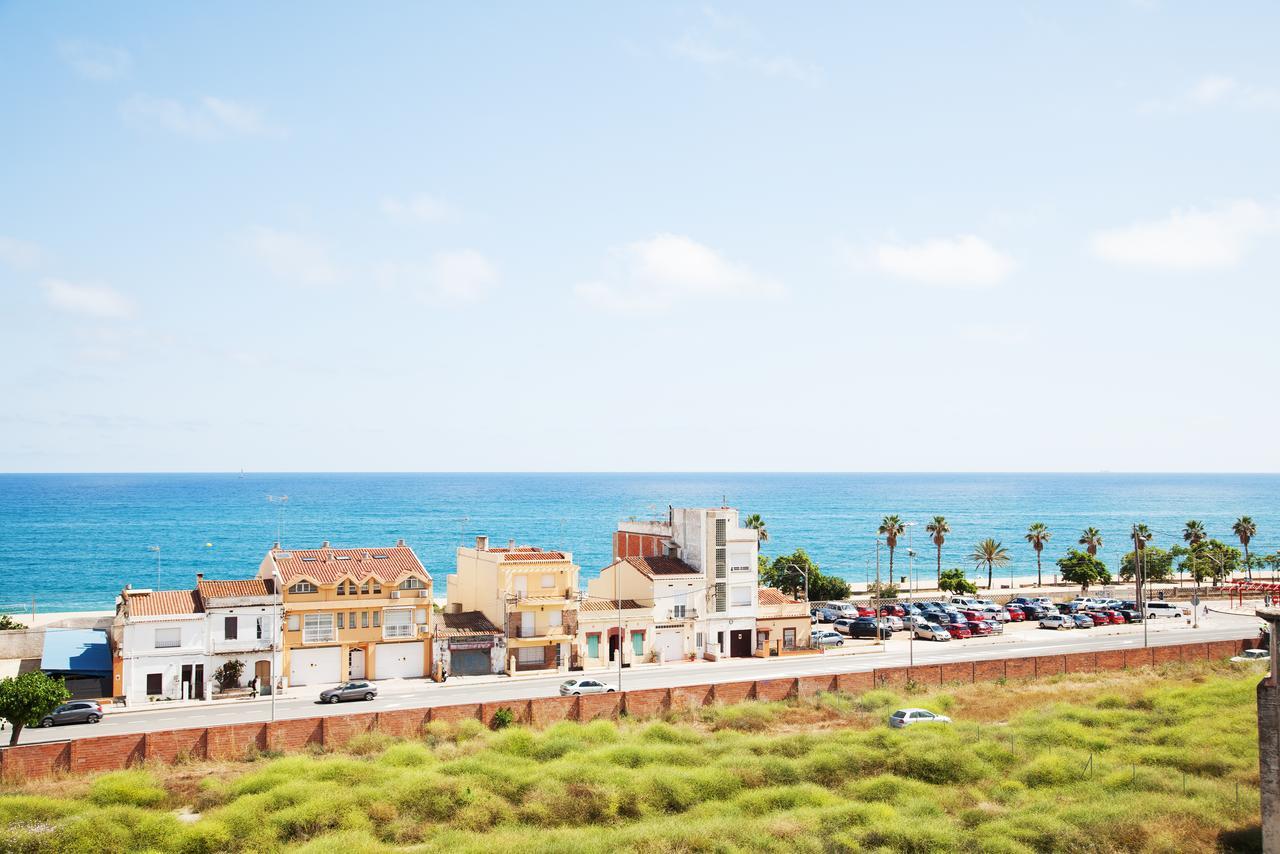 Apartment Beach Front Canet Canet De Mar Eksteriør billede