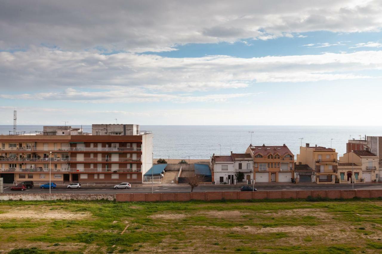 Apartment Beach Front Canet Canet De Mar Eksteriør billede